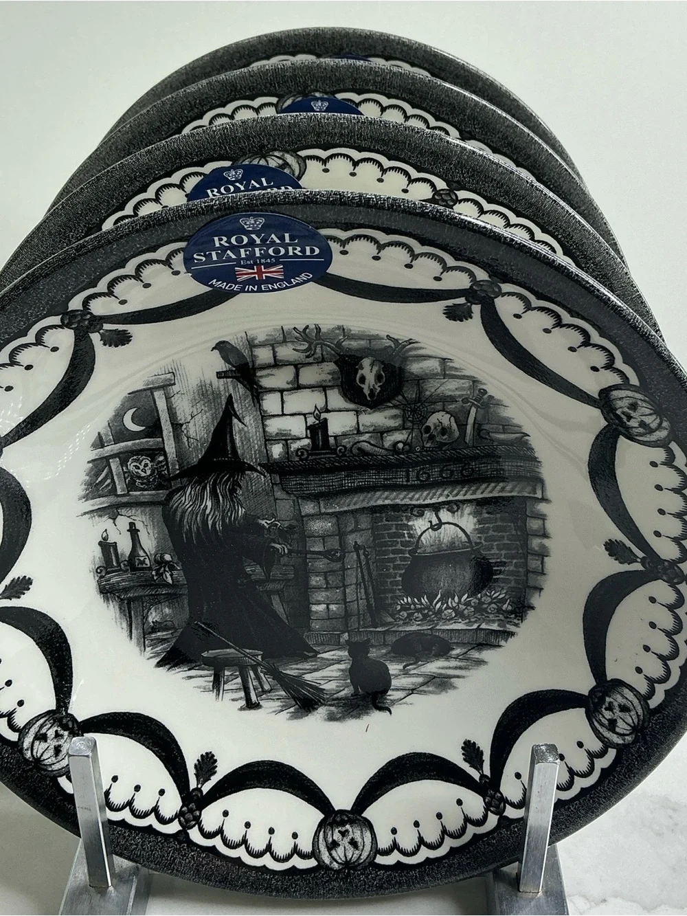 4 Royal Stafford Soup Pasta Bowls Witch With Black Cat 8” Halloween New